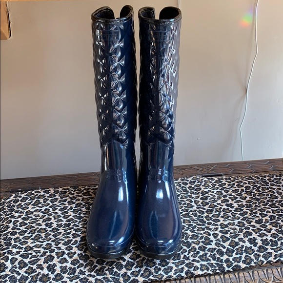 😵‍💫SOLD🤭 Hunter rain boots - Picture 2 of 10